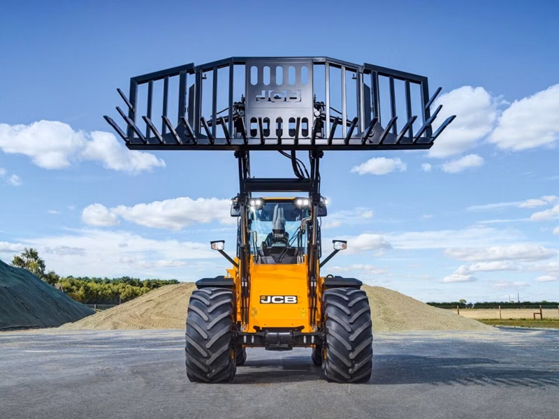 2026 JCB Folding Grass Forks - Image 1